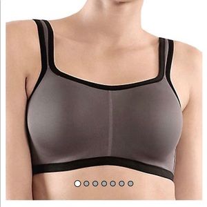 Natori woman’s sports bra size 38D